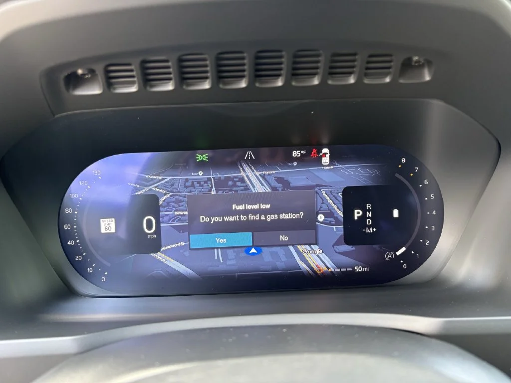 New 2026 Aurora Silver Volvo Plus image 18