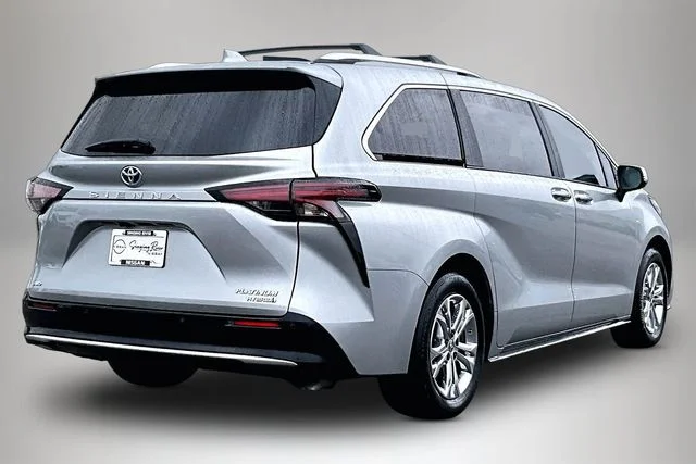 Used 2023 Silver Toyota Platinum image 5