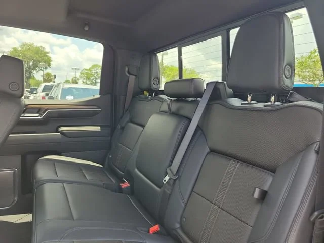 2025 Chevrolet Silverado 1500 High Country - Photo 17