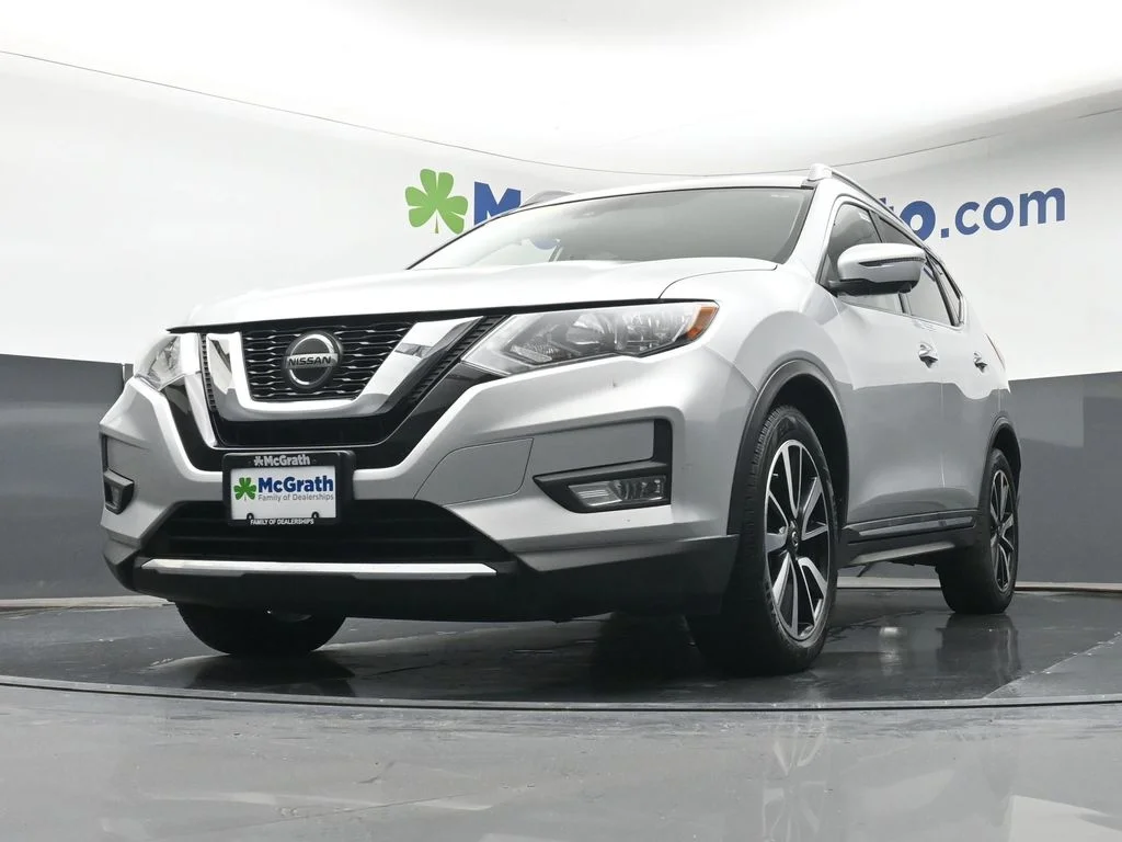 Used 2019 Silver Nissan SL image 7