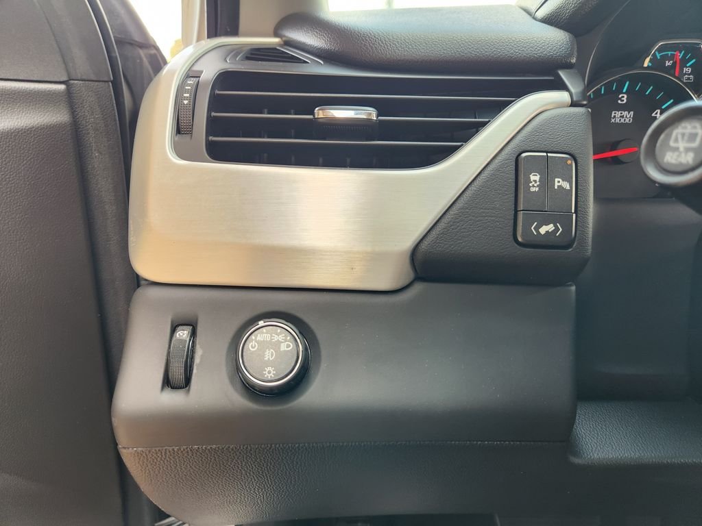 Used 2017 Quicksilver Metallic GMC SLE image 22
