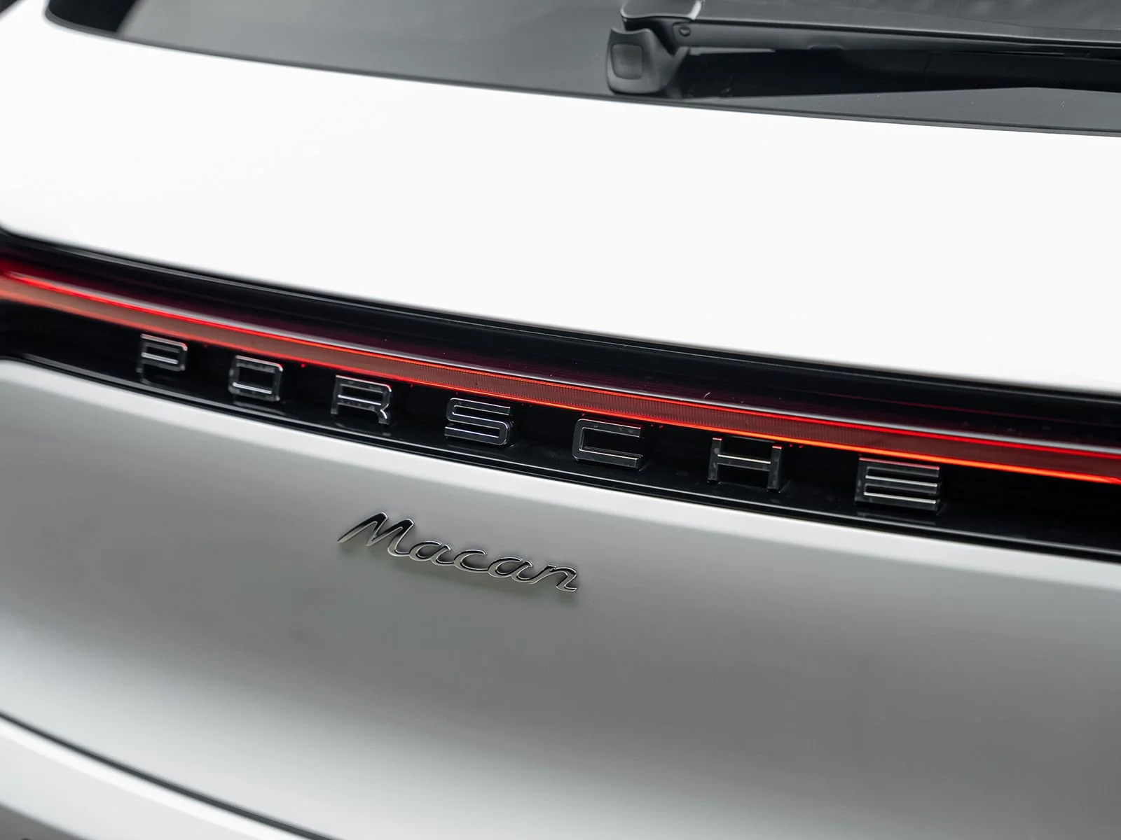 Used 2025 White Porsche Base image 15