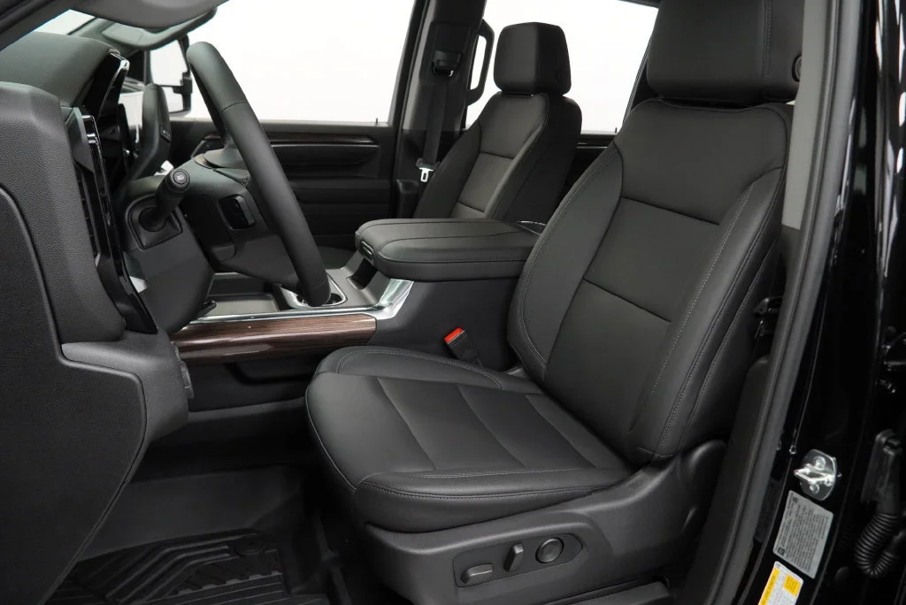 New 2026 Black Chevrolet LT image 4