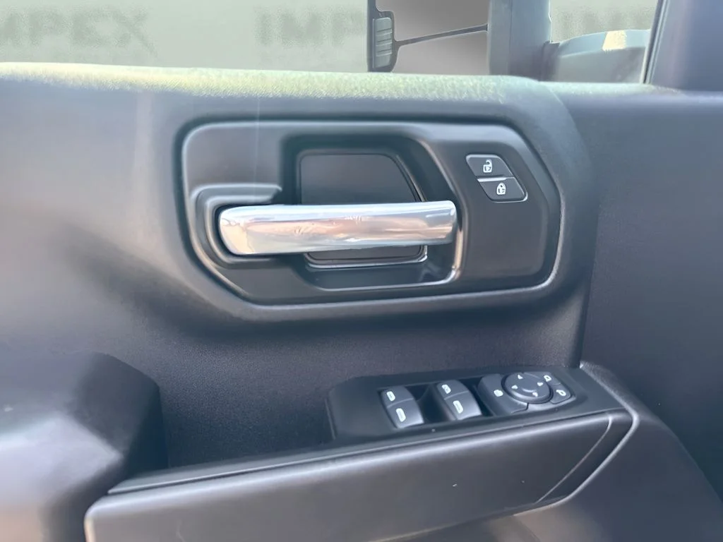 Used 2025 Blue Chevrolet Custom image 15