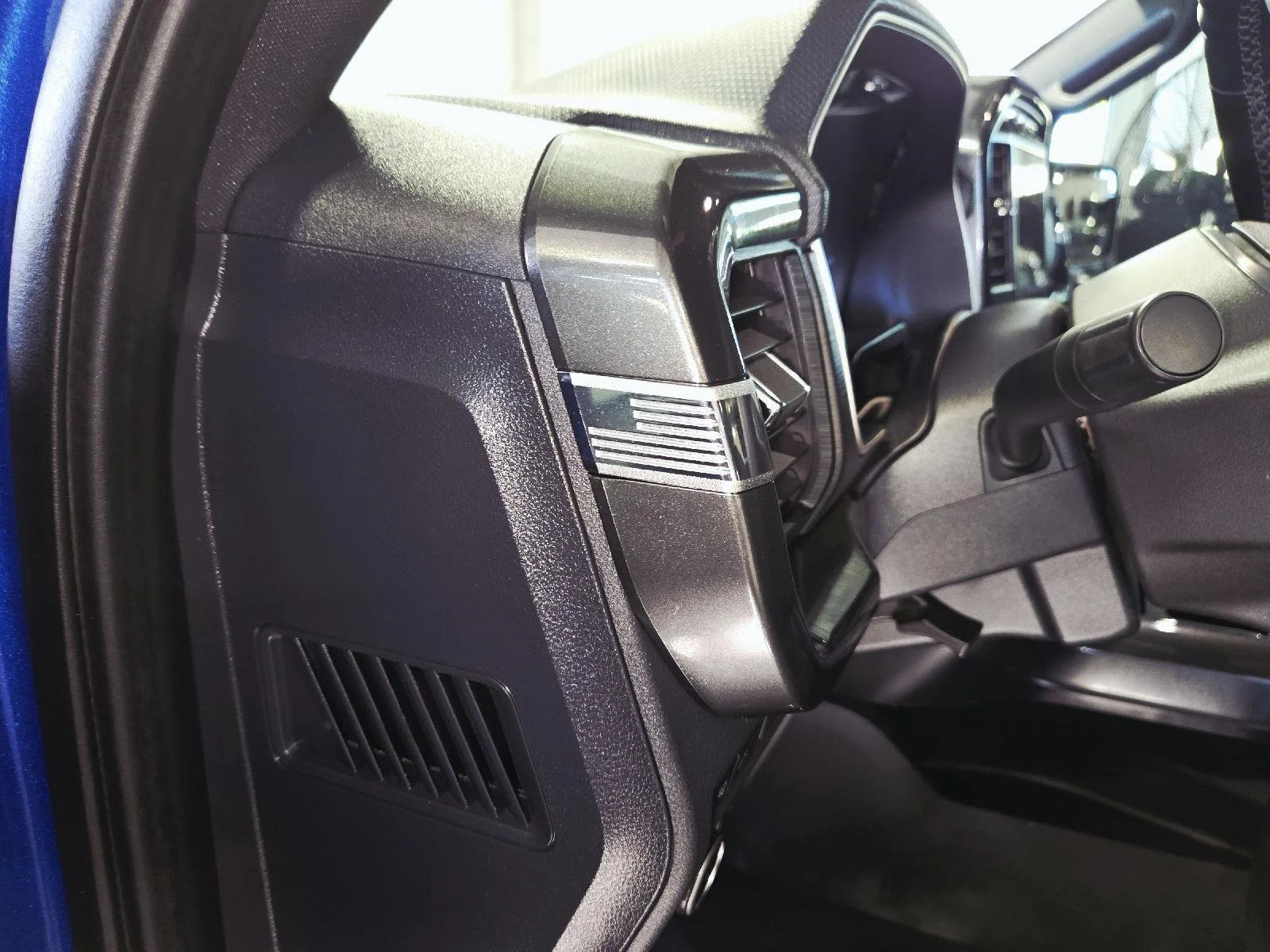 Used 2023 Atlas Blue Ford XLT image 34