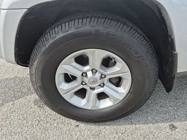 Used 2017 Silver Toyota SR5 image 10