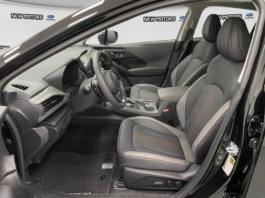 Used 2025 Crystal Black Silica Subaru Limited image 11
