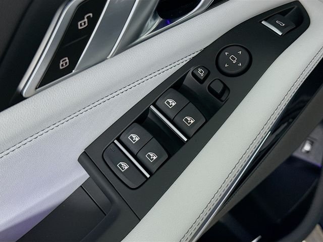 Used 2026 Carbon Black Metallic BMW xDrive50e image 18