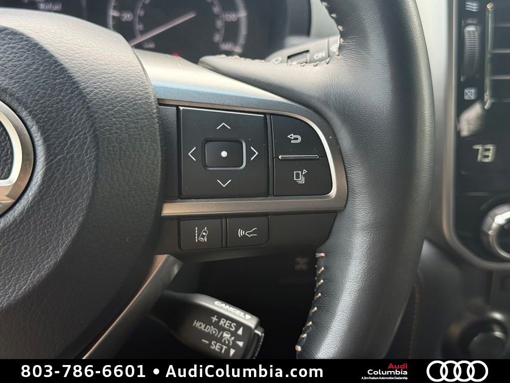 Used 2023 Black Lexus 460 image 30
