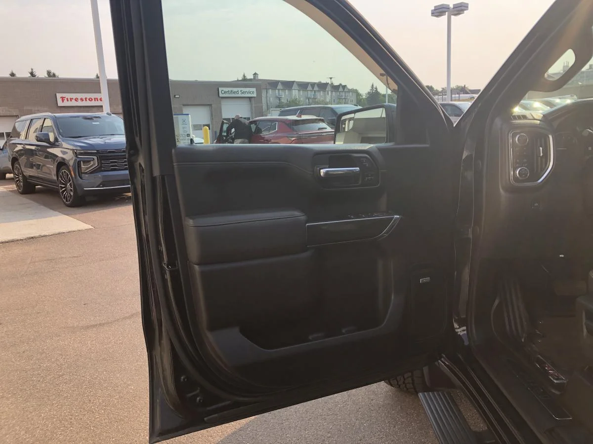 Used 2022 Black GMC 4WD Crew Cab 147" AT4 image 10
