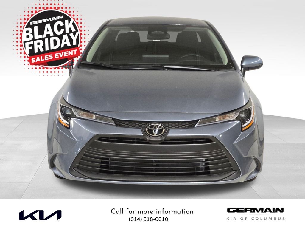 2025 Toyota Corolla LE photo 3