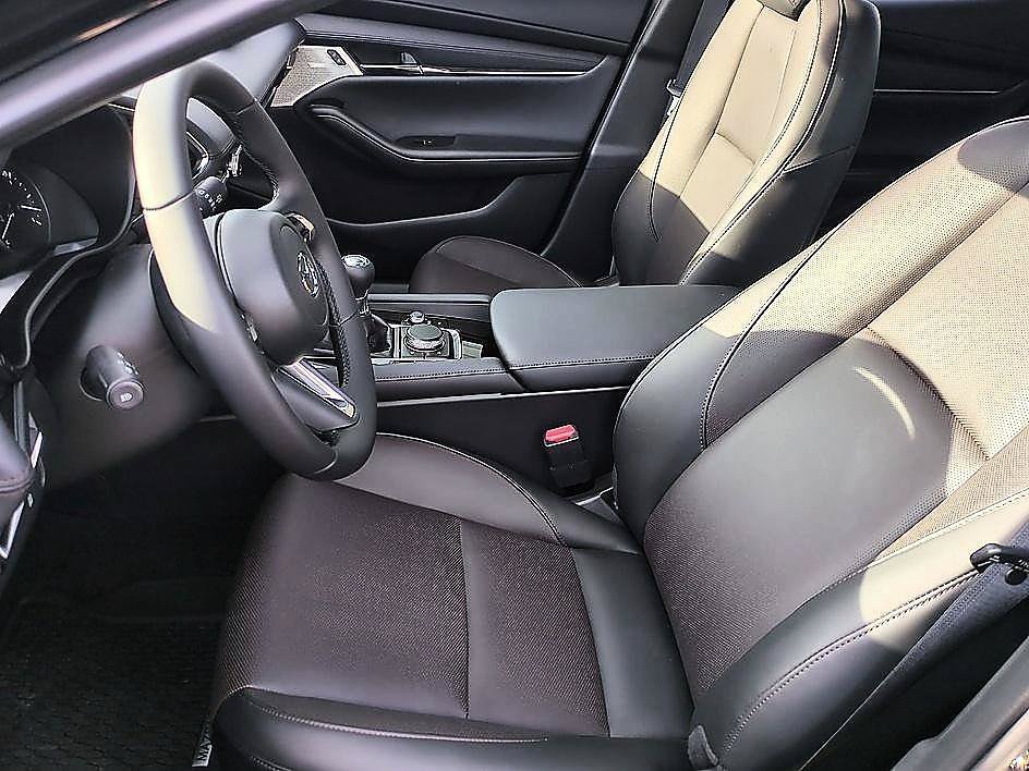 2026 Mazda Mazda3 Premium - Photo 13