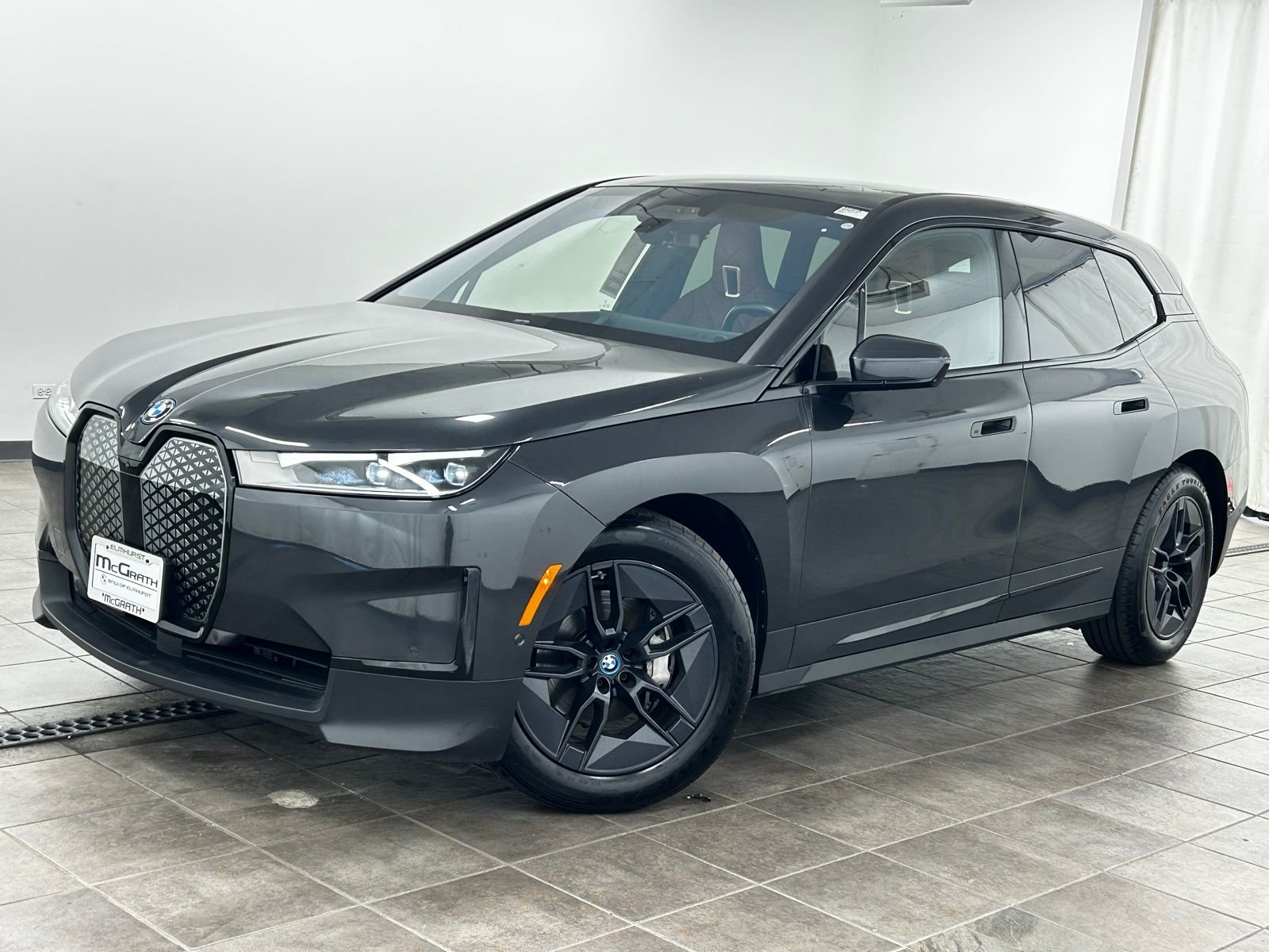 2023 BMW iX xDrive50's photo