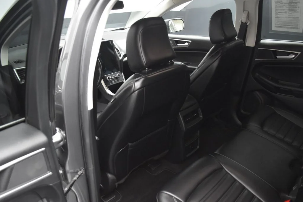 Used 2023 Gray Ford SEL image 19