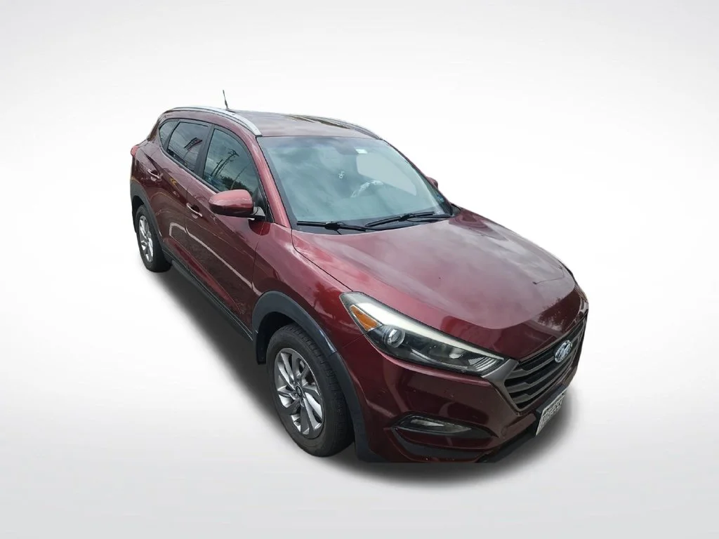 Used 2016 Red Hyundai SE image 2