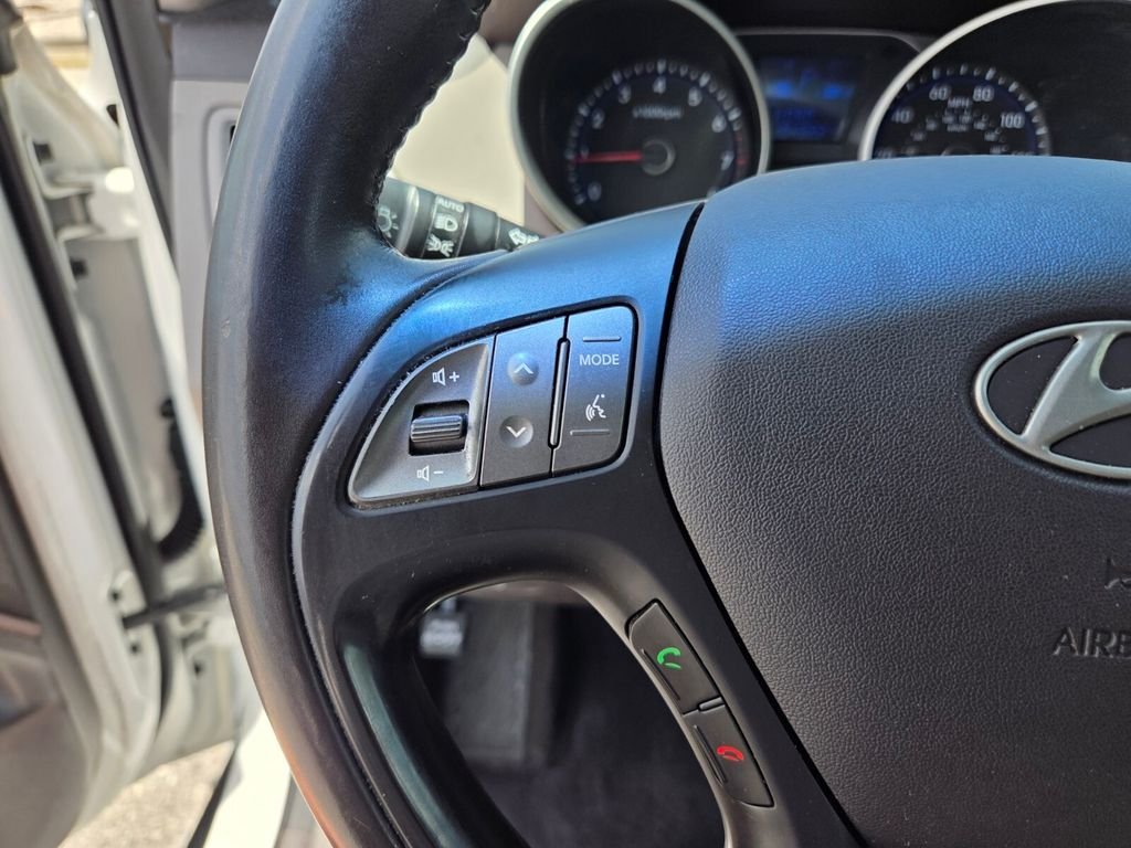 Used 2015 White Hyundai Limited image 28