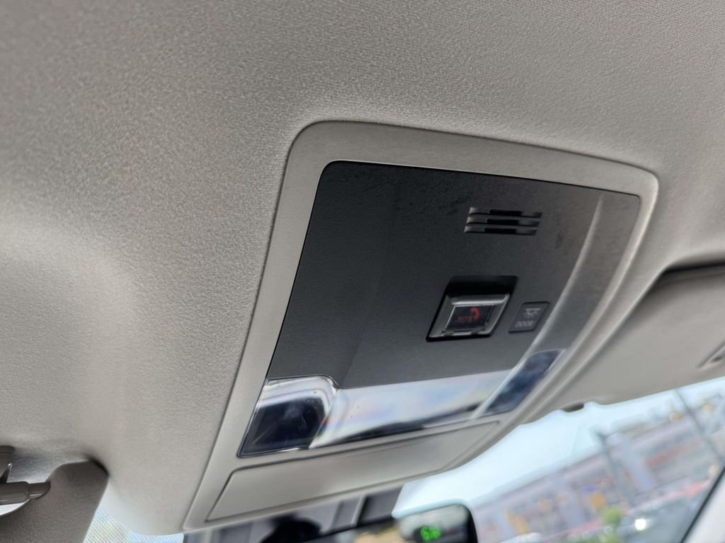 Used 2021  Lexus 350 image 29