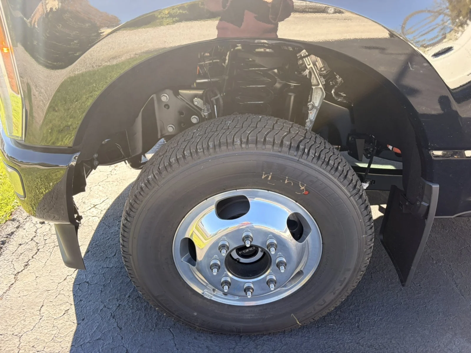 New 2027 Agate Black Metallic Ford F-350® Platinum® image 33