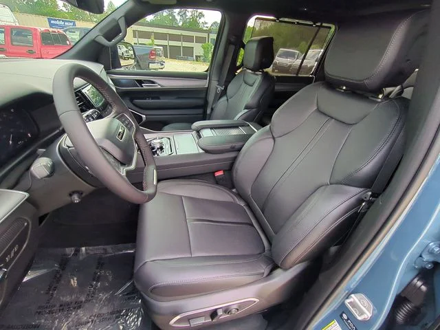New 2026 Steel Blue Exterior Paint Jeep Limited Reserve image 16
