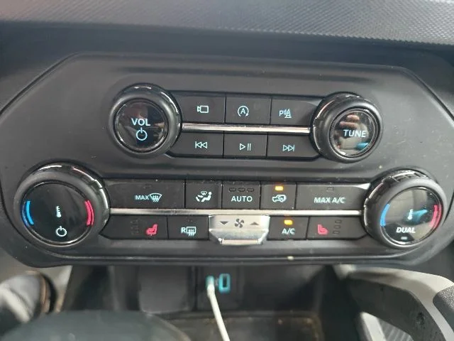 Used 2022 Blue Ford Outer Banks image 10