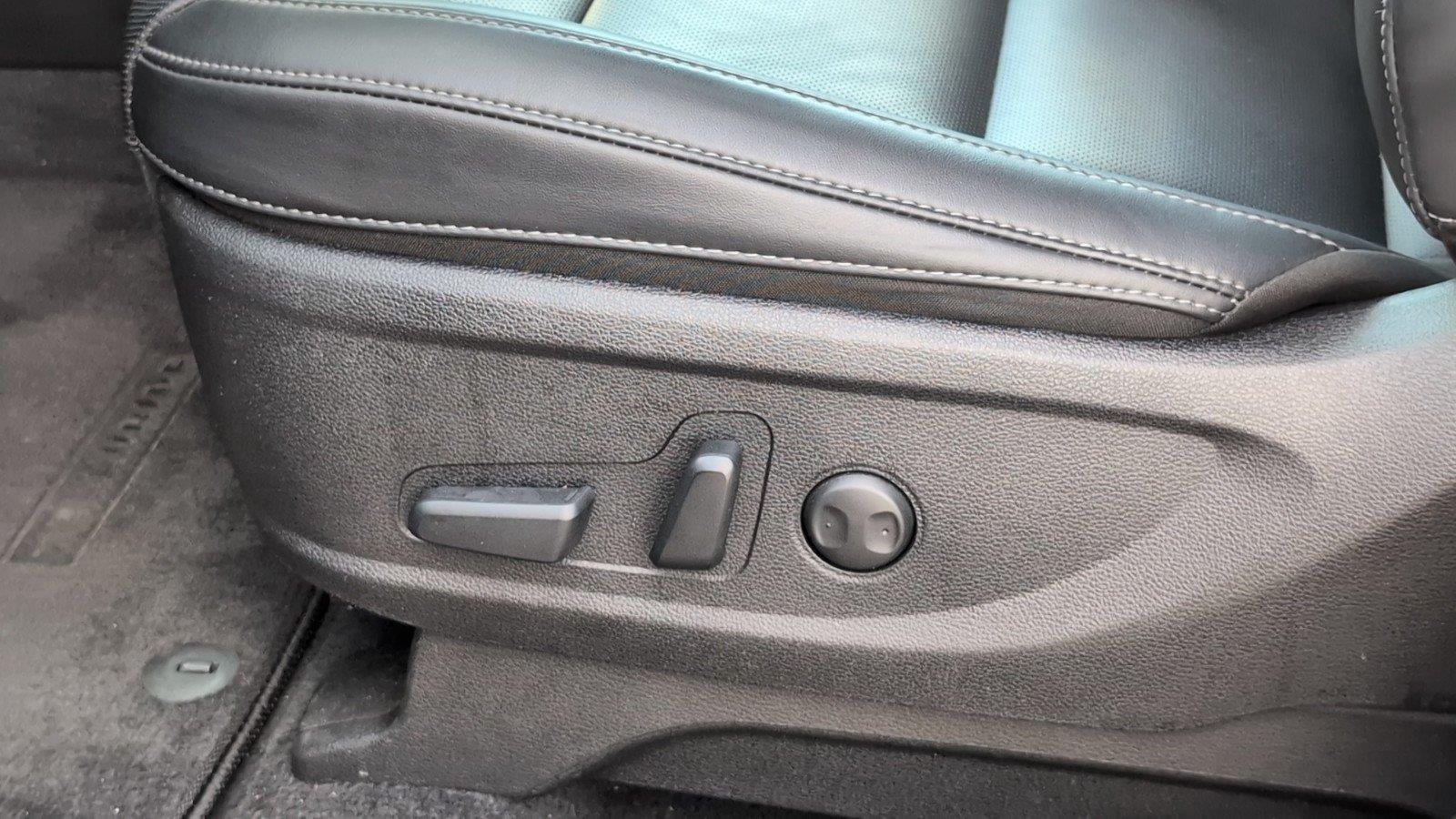 Used 2025 Everlasting Silver Kia S image 19