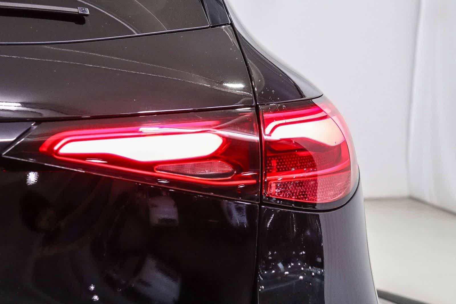 Used 2026 Black Mercedes-Benz GLC 300 image 11