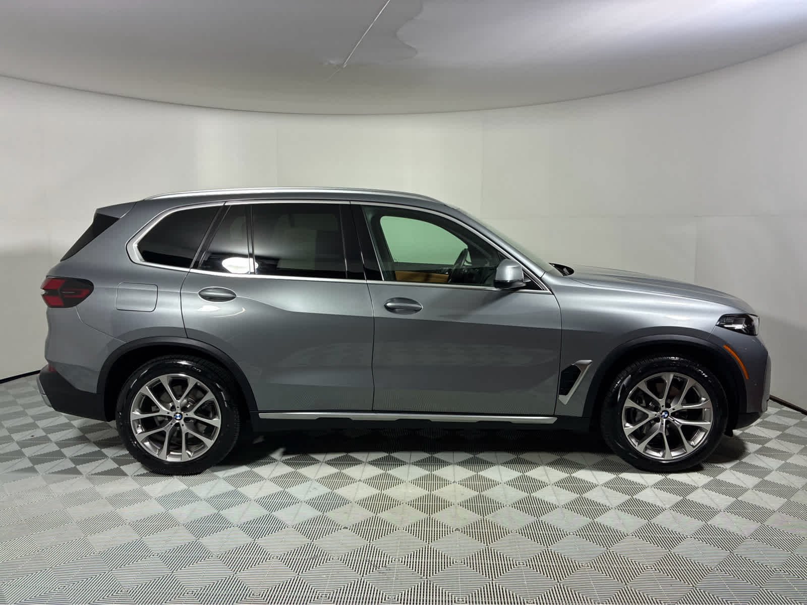 Certified Used 2024 Skyscraper Grey Metallic BMW xDrive40i image 4