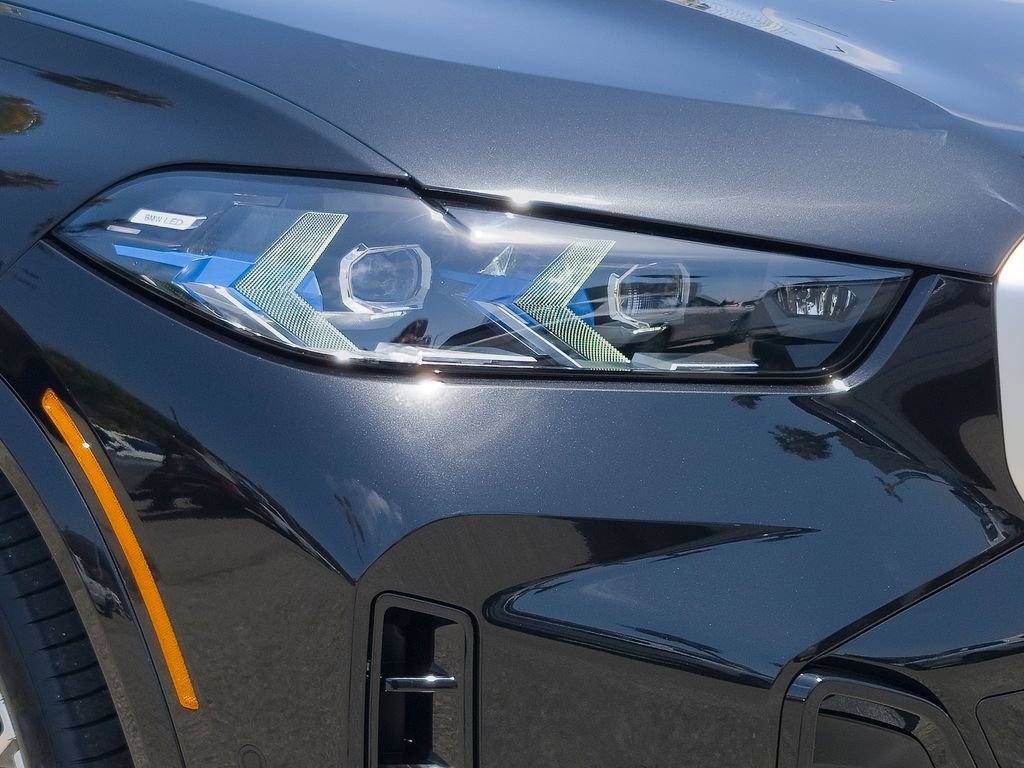 New 2026 Black Sapphire Metallic BMW xDrive40i image 5