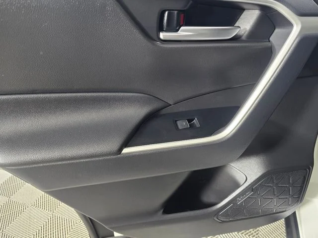 Used 2025 White Toyota XLE image 13