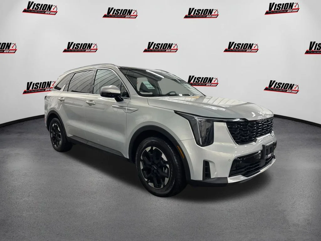 Used 2026 White Kia S image 3