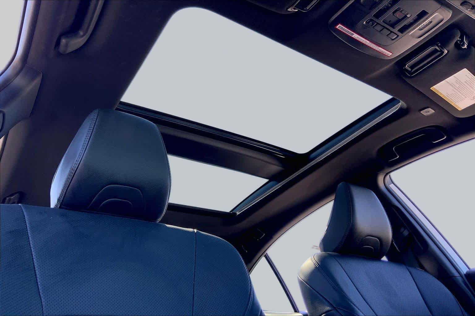 Used 2025 Wind Chill Pearl Toyota XSE image 14