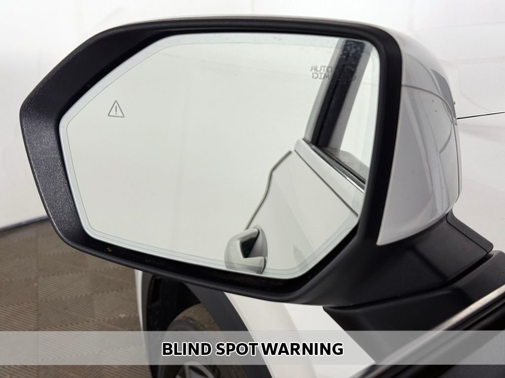 Used 2023 White Hyundai SEL image 9