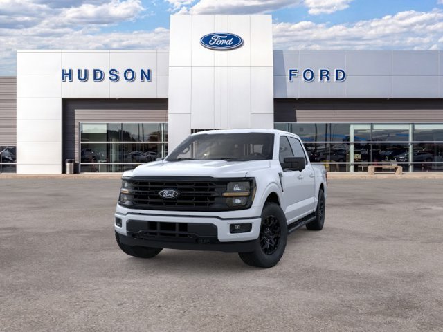 New 2026 Oxford White Ford XLT image 2