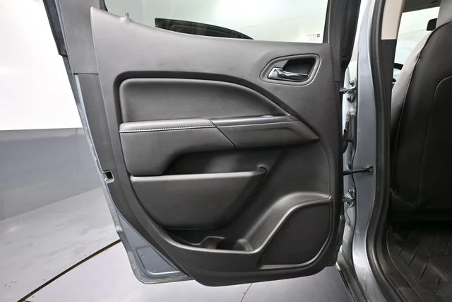 Used 2018 Gray GMC SLT image 36