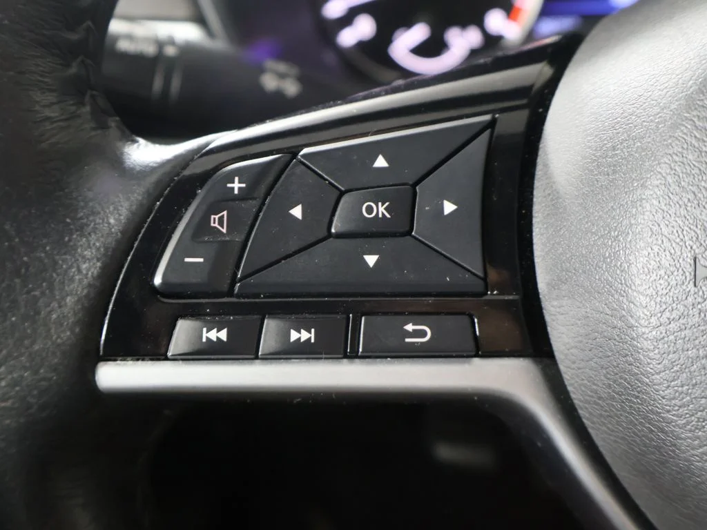 Used 2024 Silver Nissan 2.5 SL image 40