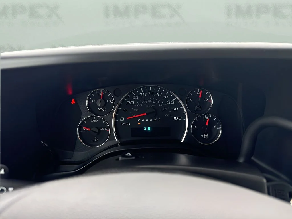 Used 2025 White Chevrolet LT image 19