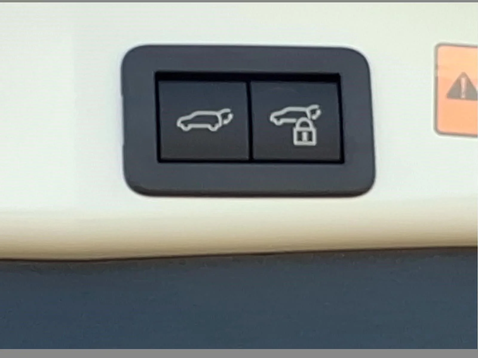 New 2026 Wind Chill Pearl with Midnight Black Metallic roof Toyota XSE image 10