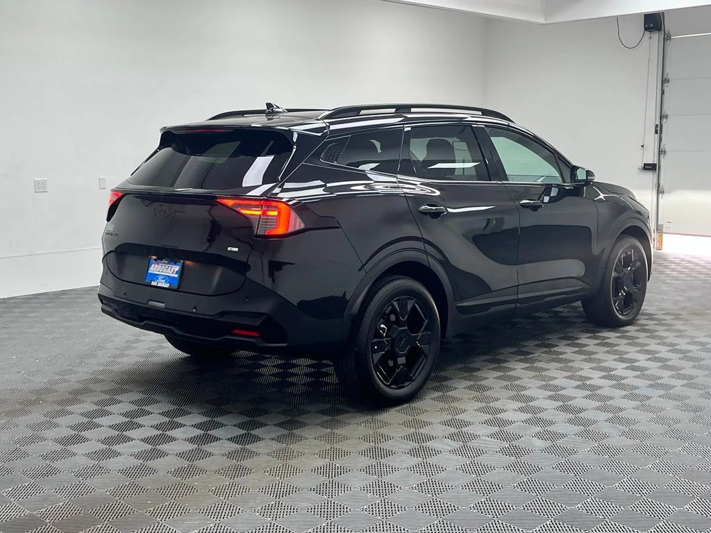 Used 2026 Black Kia X-Line image 9
