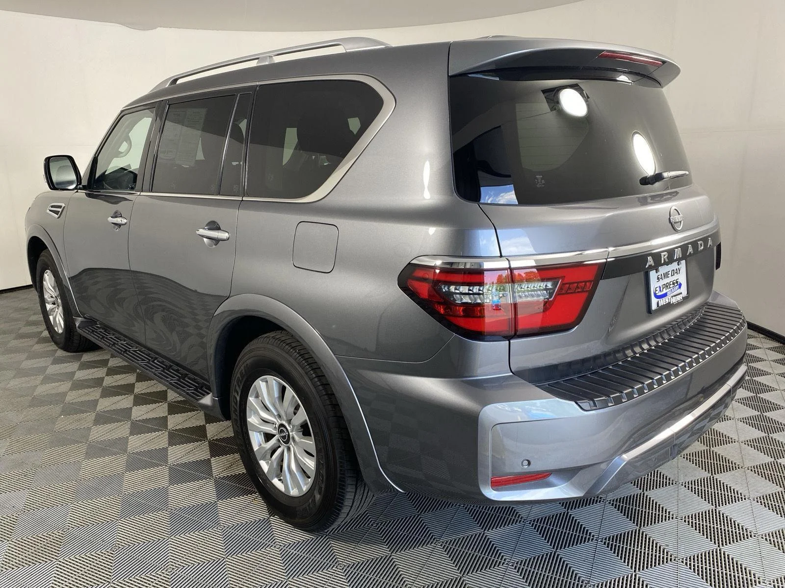 Used 2024 Gun Metallic Nissan SV image 7