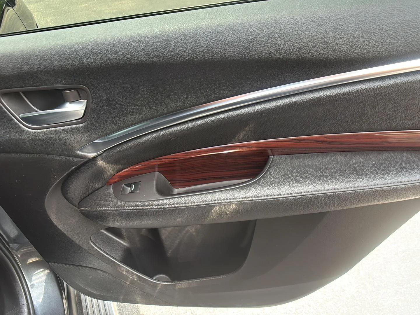 Used 2014 Graphite Luster Metallic Acura BASE image 20