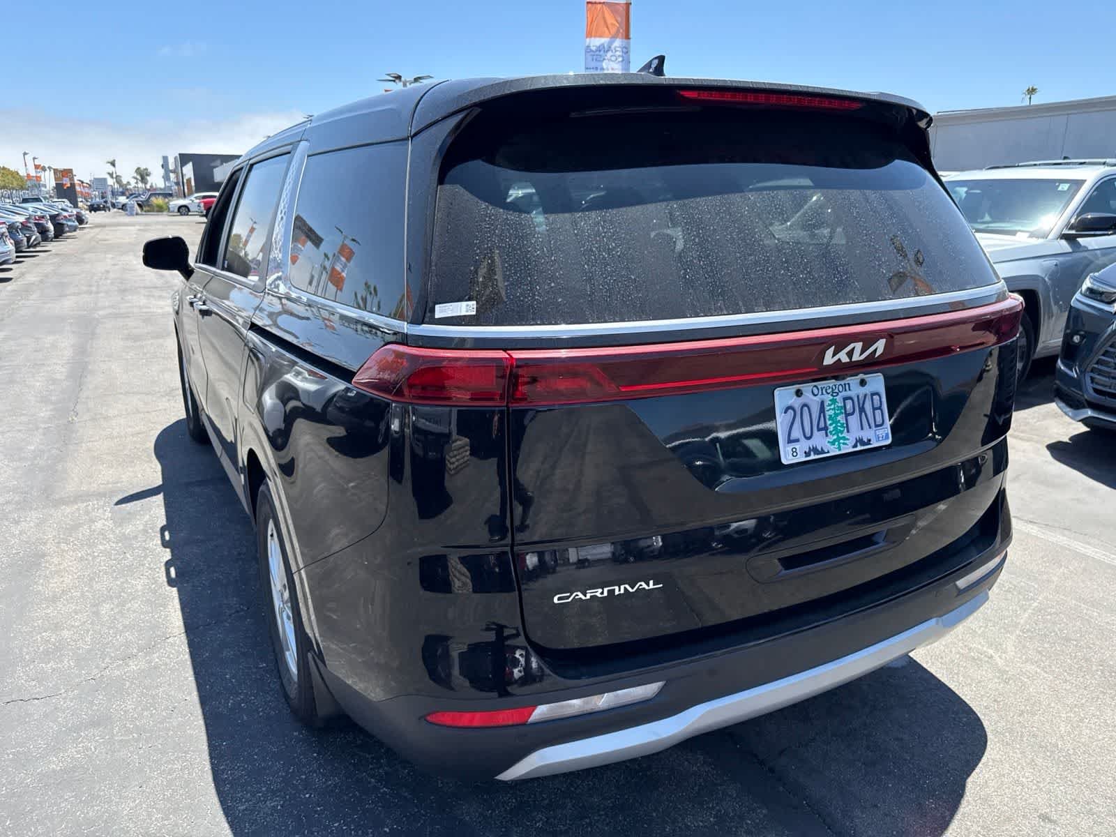 Used 2024 Aurora Black Pearl Kia LX image 19