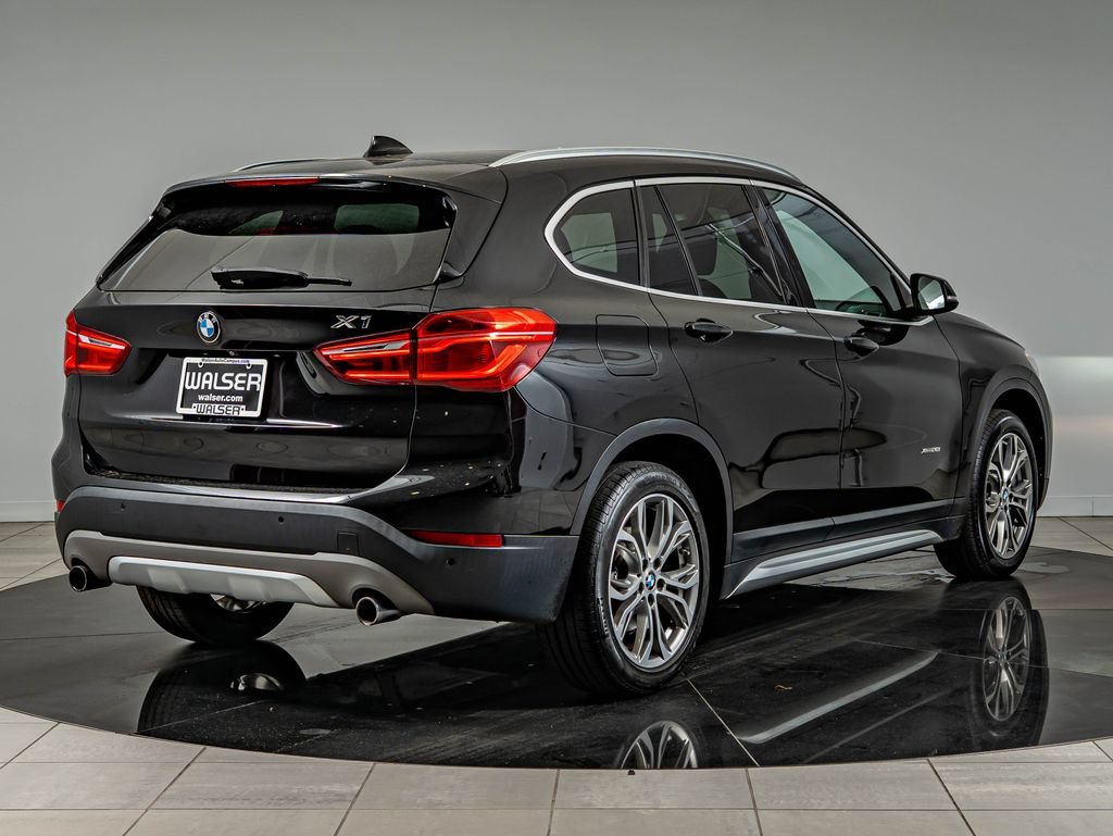 Used 2017 Jet Black BMW xDrive28i image 5
