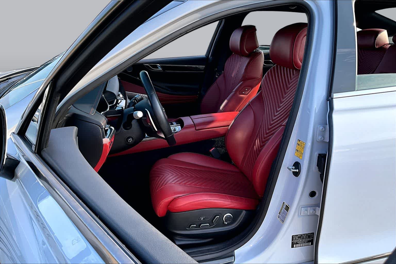 Used 2023 Siberian Ice Genesis 3.5T Sport image 8