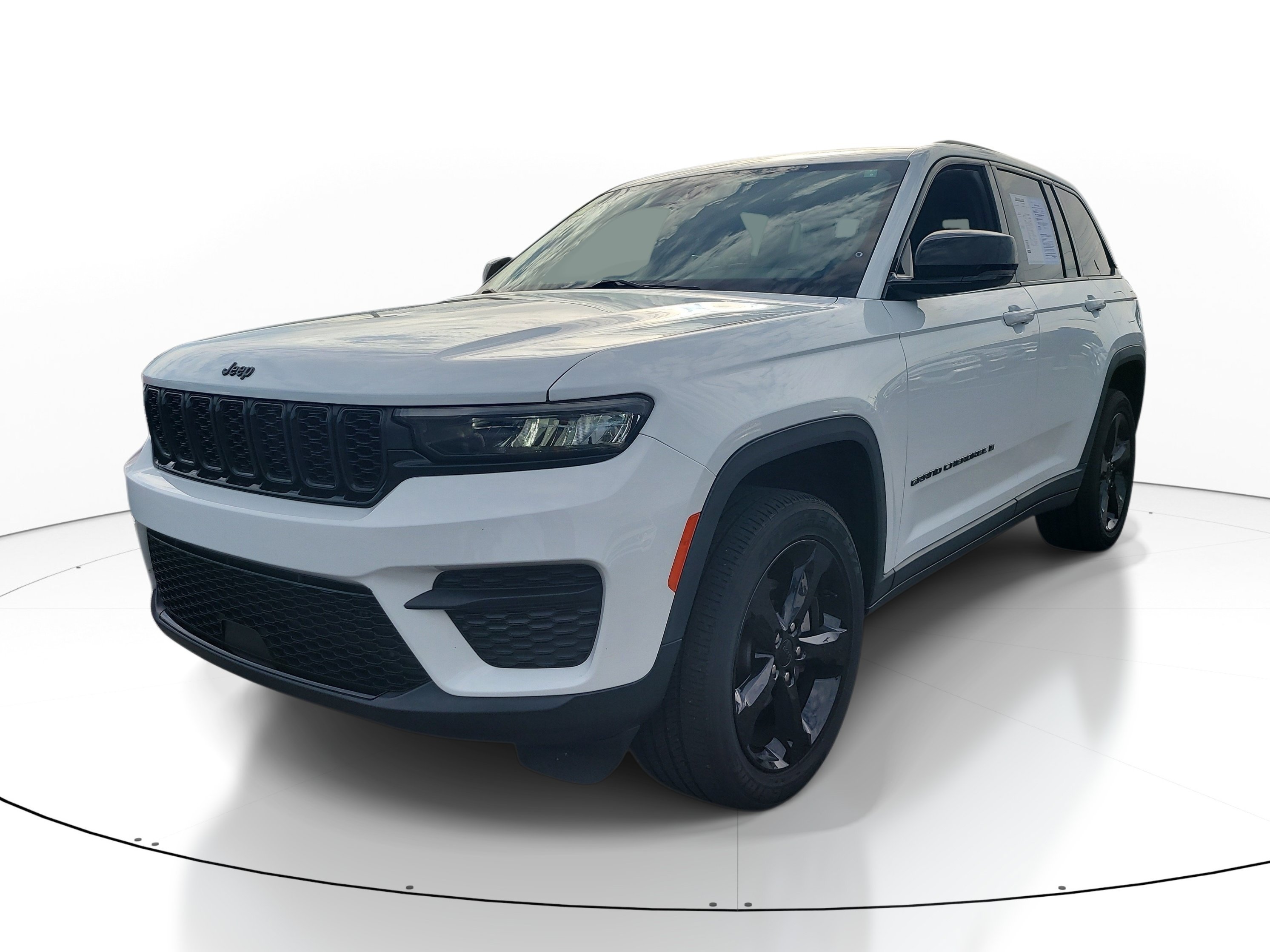 Used 2022 Bright White Clearcoat Jeep Altitude image 3