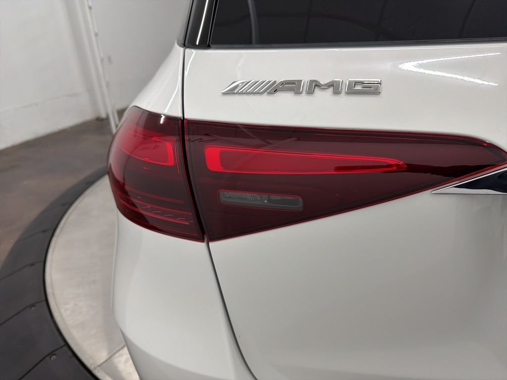 2026 Mercedes-Benz GLE AMG GLE 53 - Photo 11