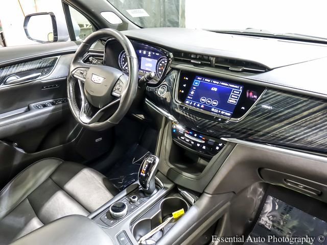 Used 2024 Argent Silver Metallic Cadillac Premium Luxury image 35