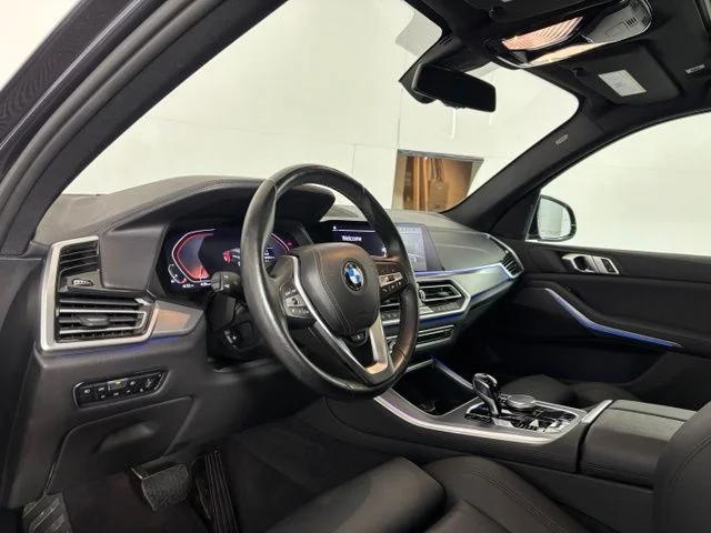 Used 2019 Gray BMW xDrive40i image 9