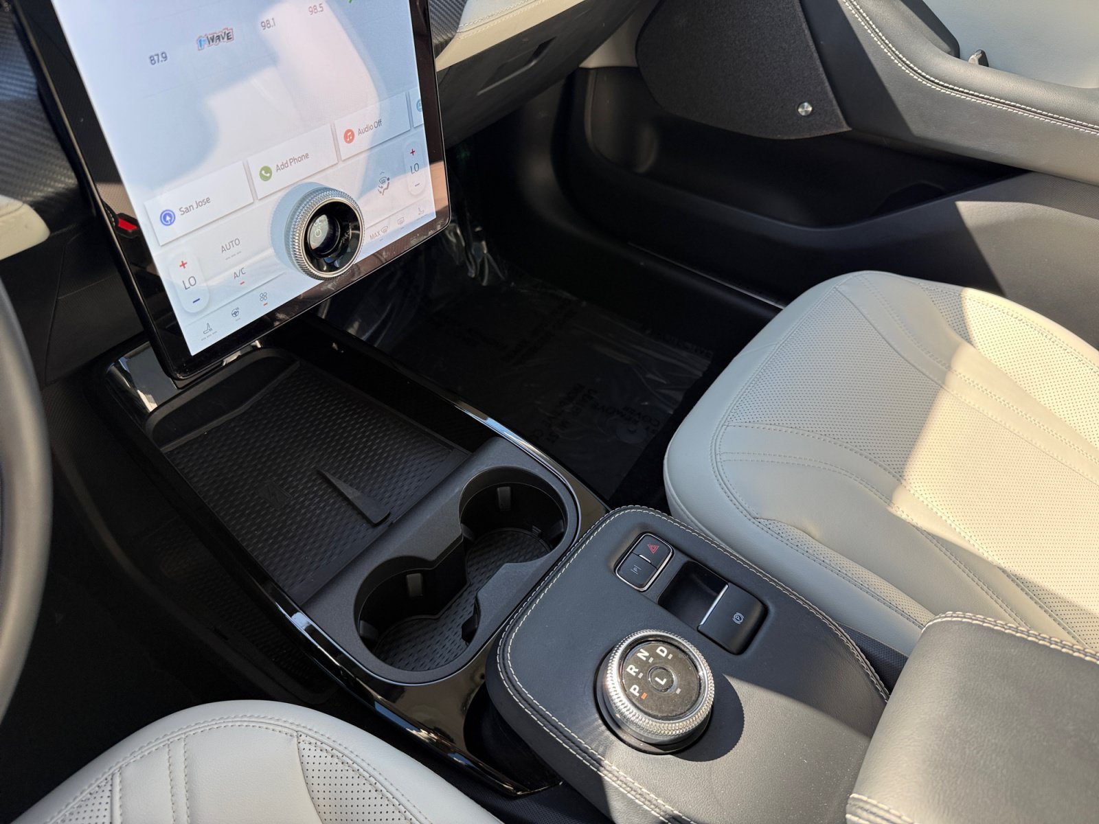 Used 2023 White Metallic Ford Premium image 13