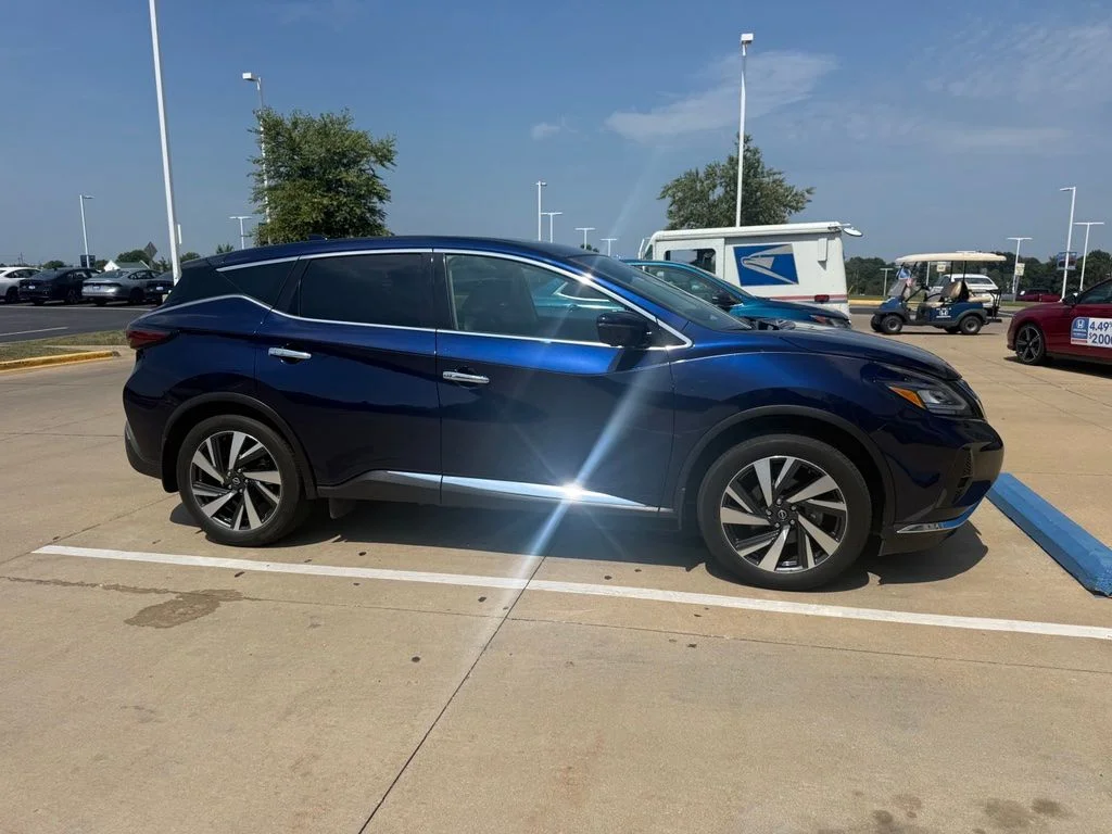 Used 2023 Blue Nissan SL image 4
