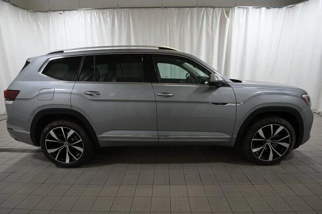New 2026 Silver Volkswagen 2.0T SEL Premium R-Line image 15